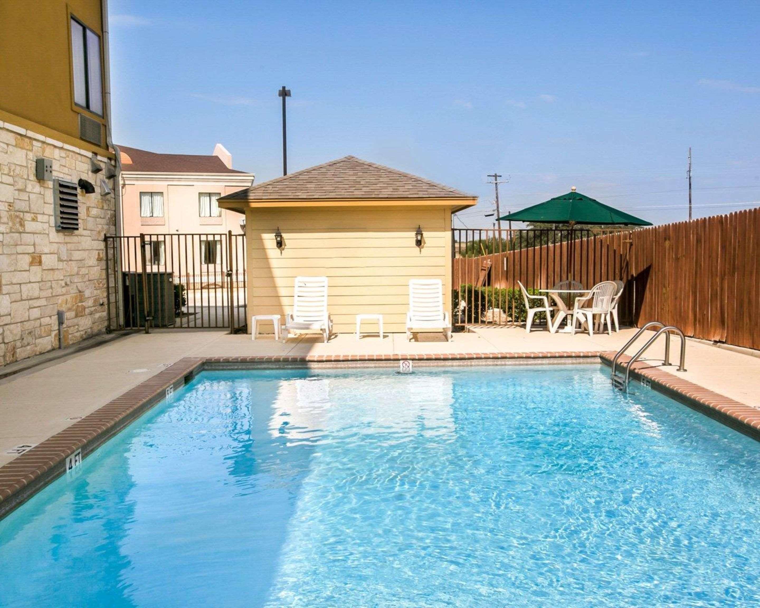 Sleep Inn & Suites Gonzales Near Palmetto State Park Экстерьер фото