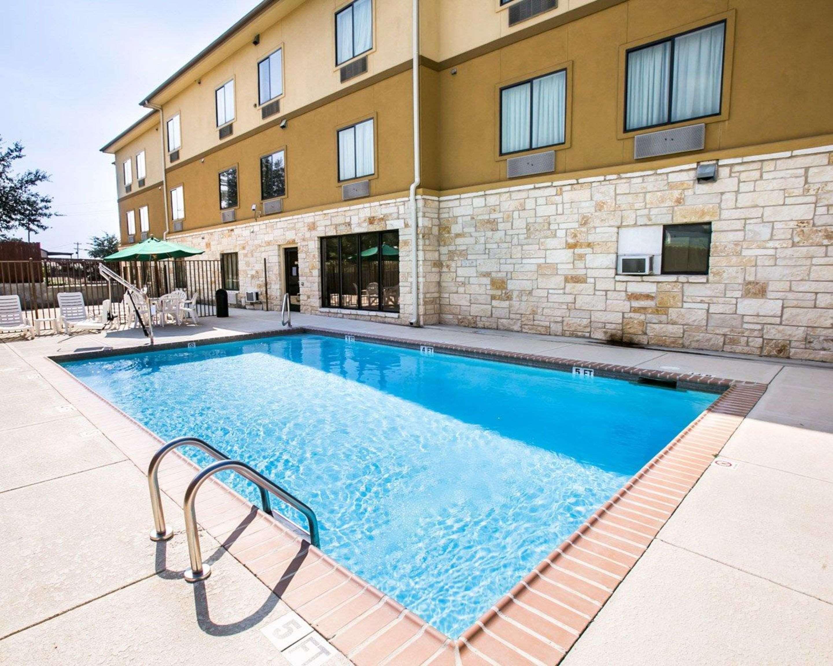 Sleep Inn & Suites Gonzales Near Palmetto State Park Экстерьер фото